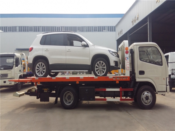 东风福瑞卡一拖二清障车