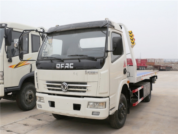 东风大多利卡一拖二清障车