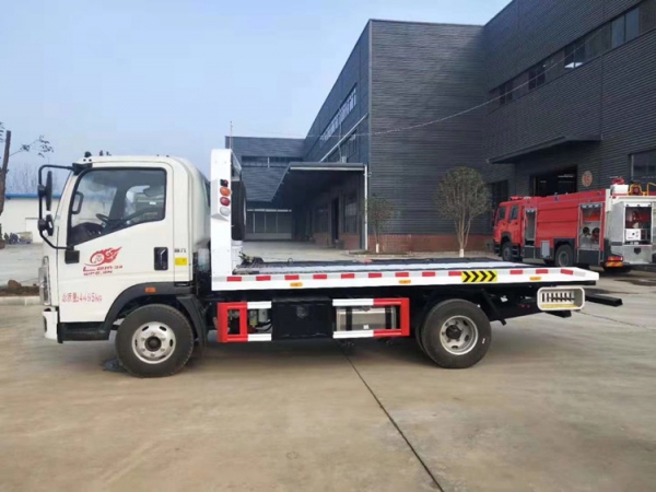 重汽豪沃小型一拖二清障车