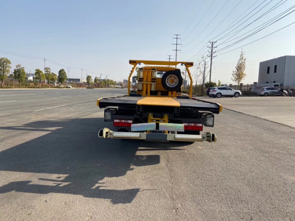 东风多利卡D6一拖二清障车