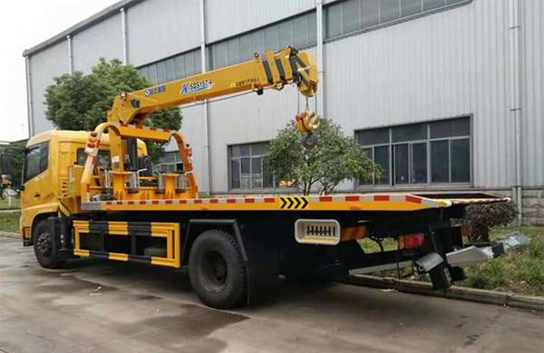 东风天锦清障带吊一拖二清障车