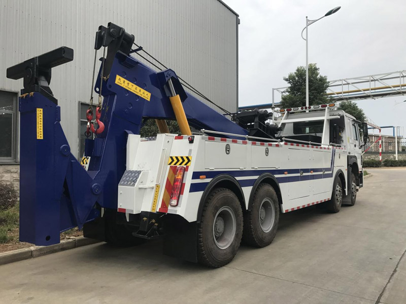 重汽豪沃前四后八大型清障车